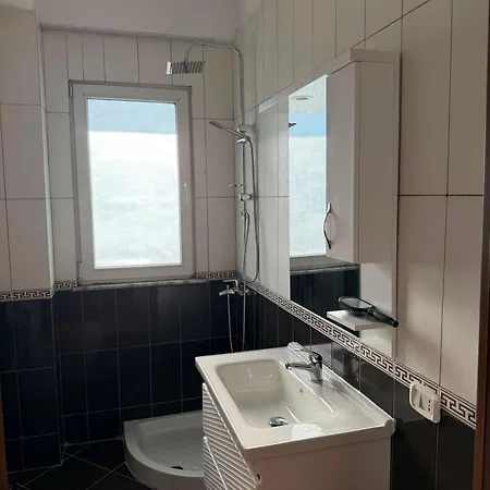 Kodra E Diellit Apartment *